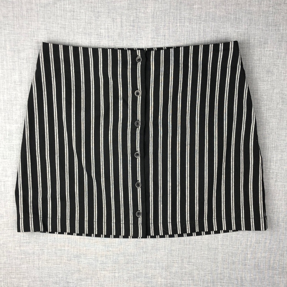 Ivy + Main Black & White Stripe Button Skirt Sz 7